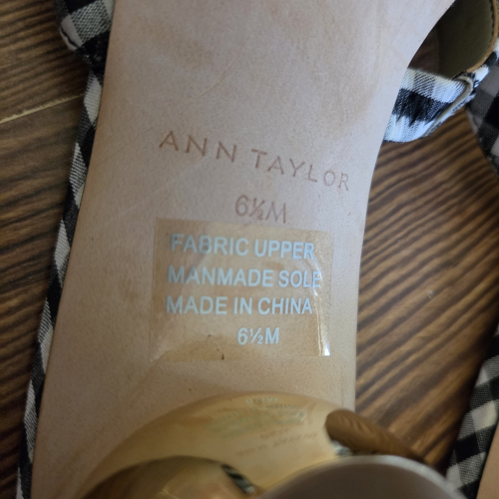 Ann Taylor Navy and White Gingham Double-Strap Slide Heels Size 6.5 Sandals Gold - Picture 4 of 4